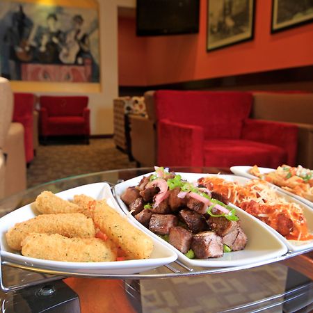 Holiday Inn Monclova By Ihg Buitenkant foto