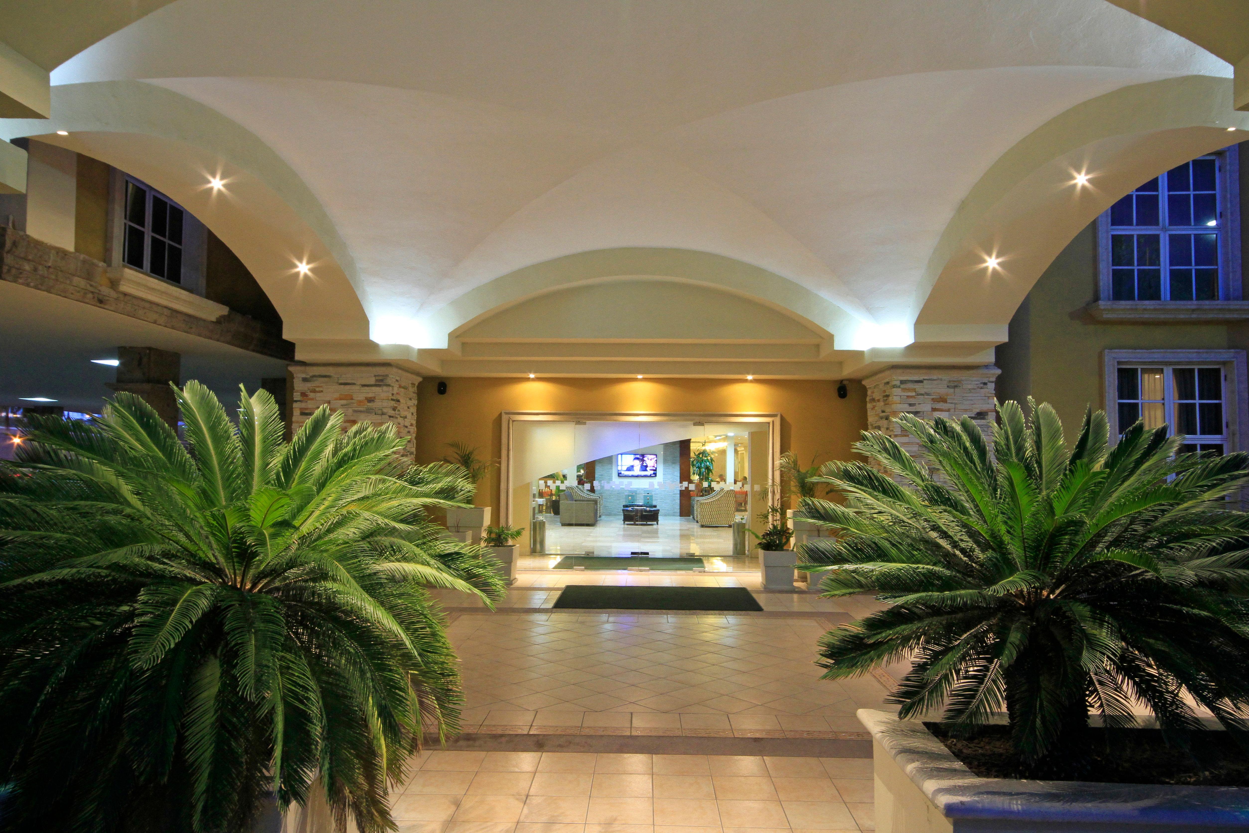 Holiday Inn Monclova By Ihg Buitenkant foto