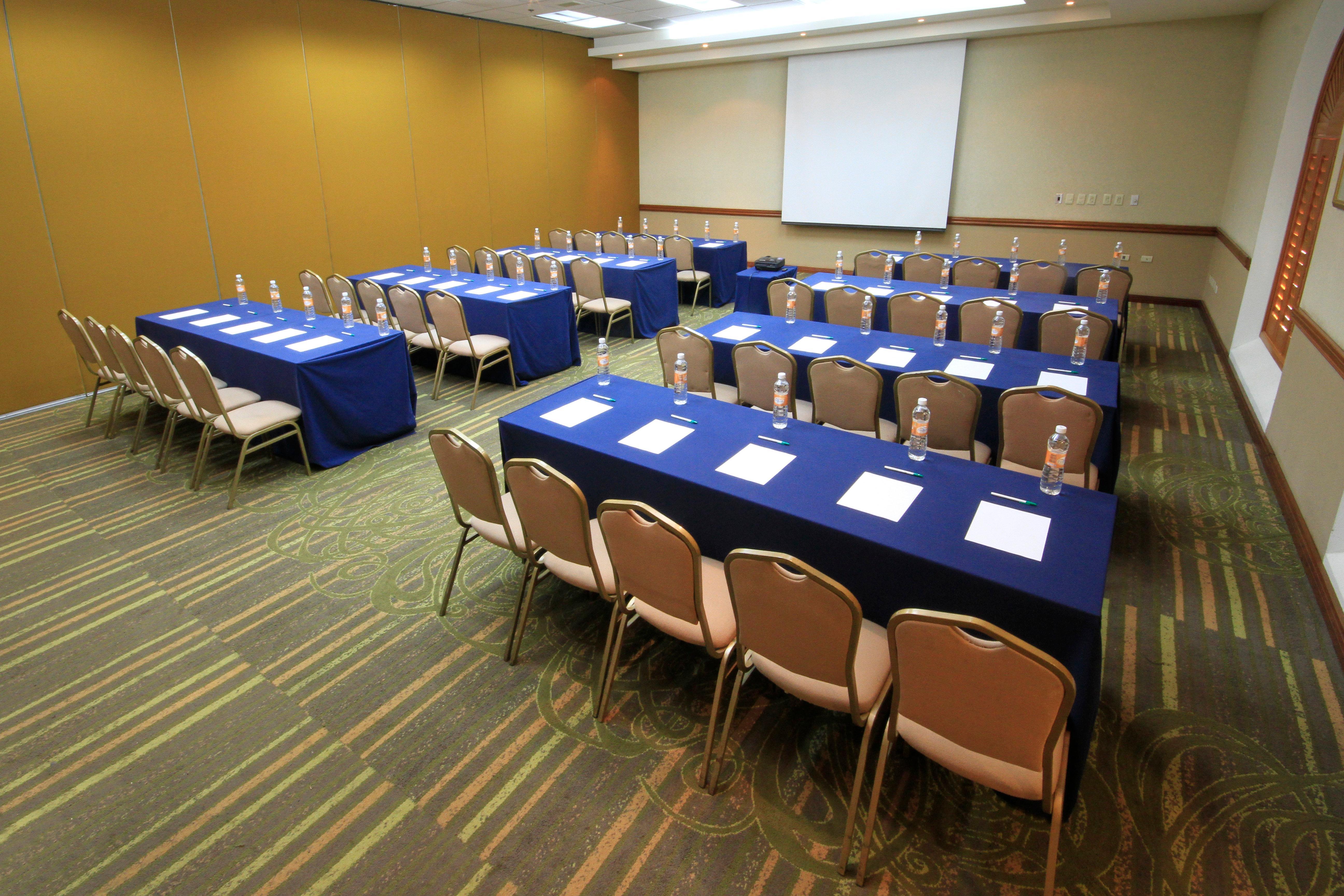 Holiday Inn Monclova By Ihg Buitenkant foto
