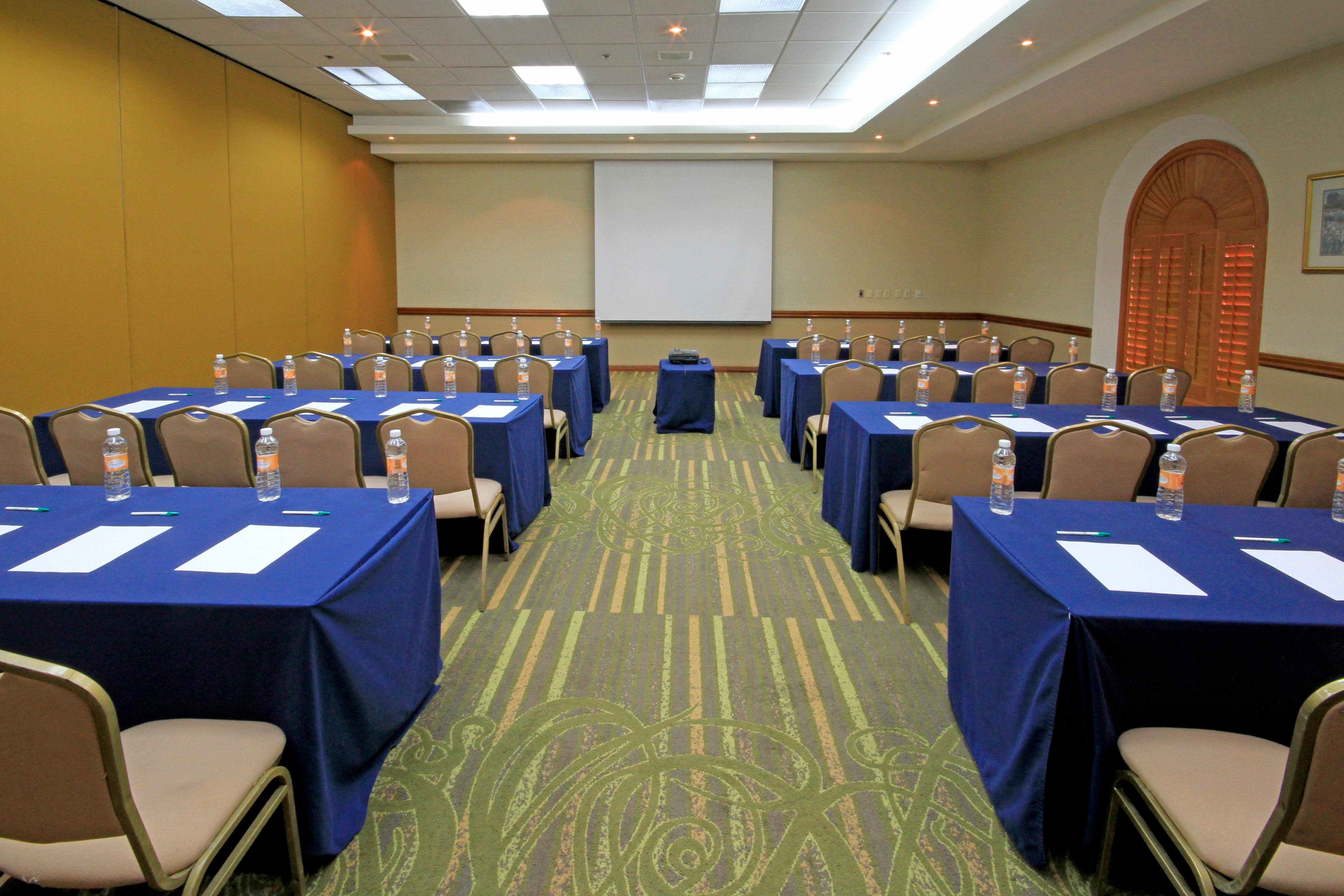 Holiday Inn Monclova By Ihg Buitenkant foto