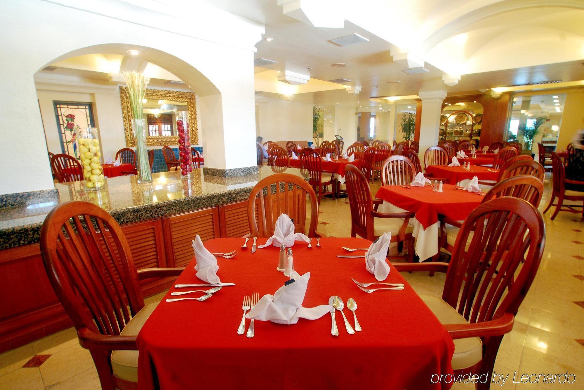 Holiday Inn Monclova By Ihg Buitenkant foto