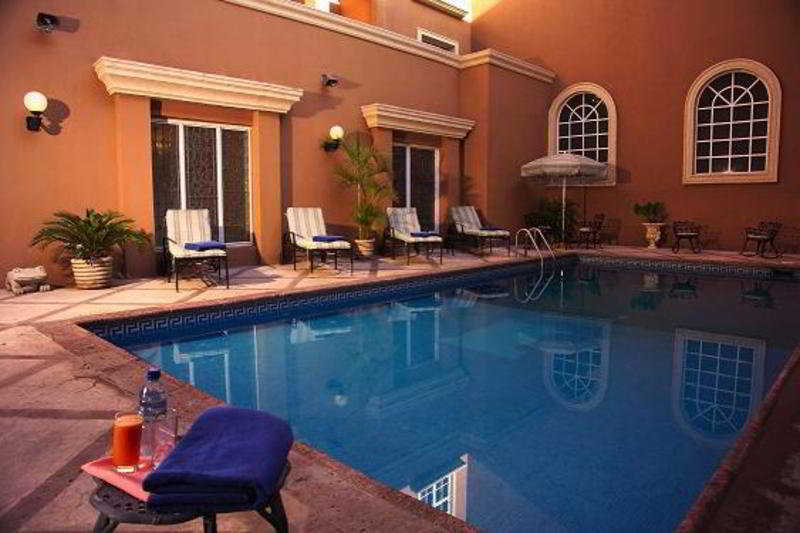 Holiday Inn Monclova By Ihg Buitenkant foto